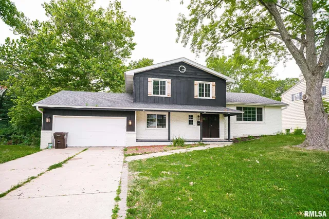 $259,900 | 5317 North Woodview Avenue, Peoria, IL 61614