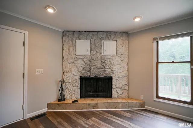 $259,900 | 5317 North Woodview Avenue, Peoria, IL 61614