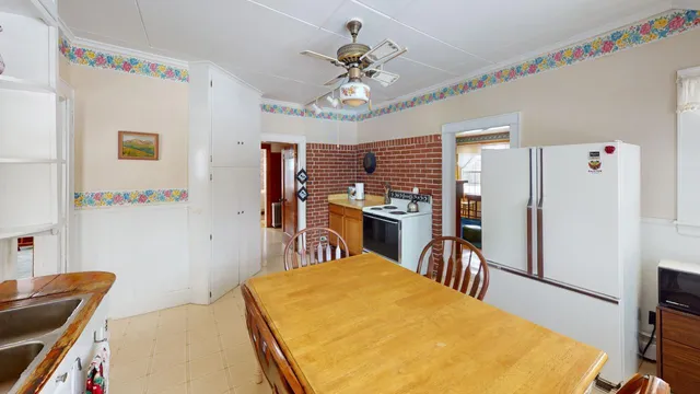 $189,900 | 90 East Terrace, Millinocket, ME 04462