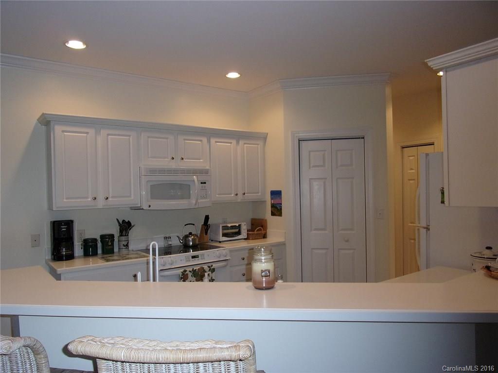 73 Ridgetop Circle, Unit 201 Brevard, NC 28712 - Photo 3 of 12 Gallery Image 3