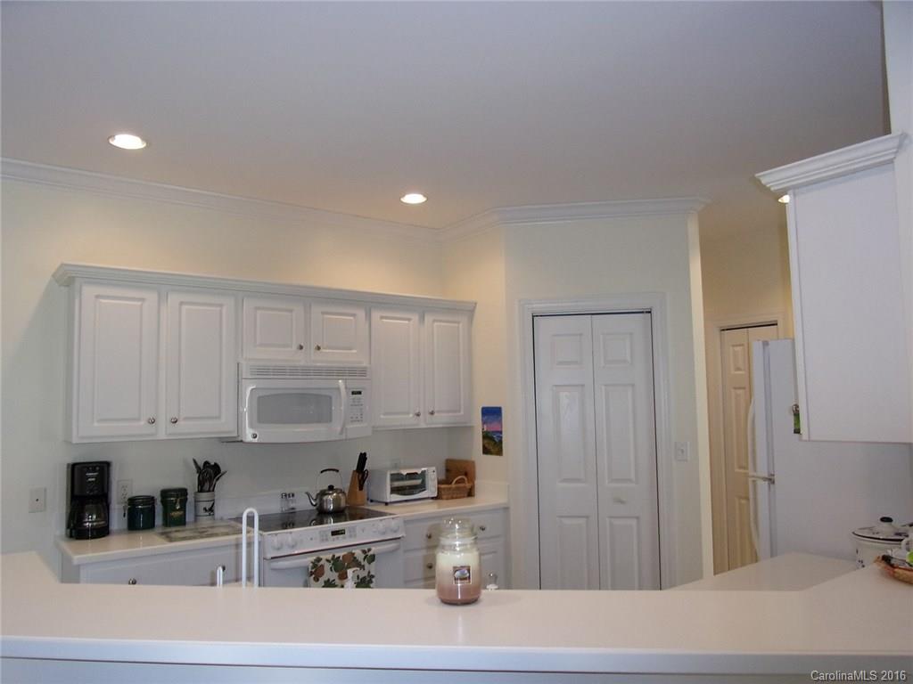 73 Ridgetop Circle, Unit 201 Brevard, NC 28712 - Photo 4 of 12 Gallery Image 4