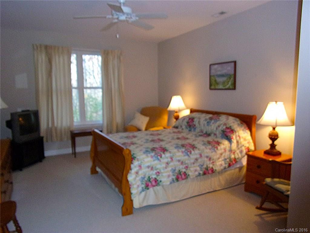73 Ridgetop Circle, Unit 201 Brevard, NC 28712 - Photo 7 of 12 Gallery Image 7