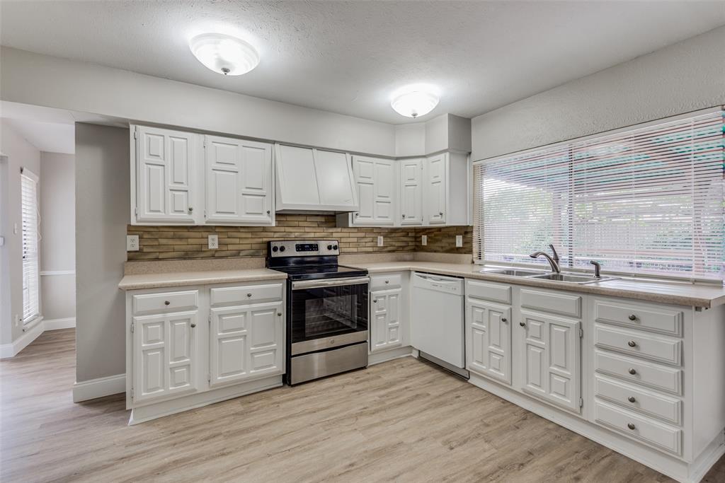 1930 Rambling Ridge Lane Carrollton, TX 75007 - Photo 4 of 15 Kitchen
