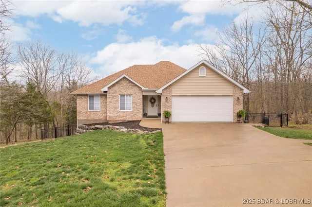 $439,000 | 112 Blackfoot Road, Four Seasons, MO 65049