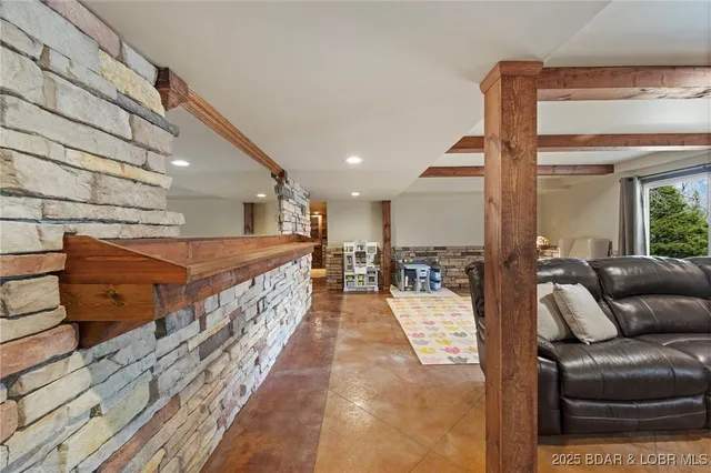 $439,000 | 112 Blackfoot Road, Four Seasons, MO 65049