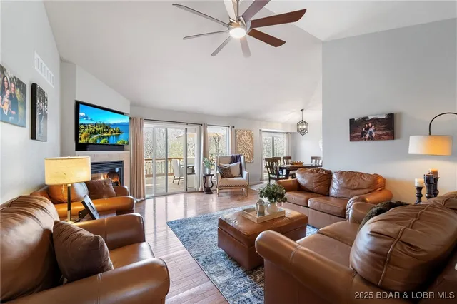 $439,000 | 112 Blackfoot Road, Four Seasons, MO 65049