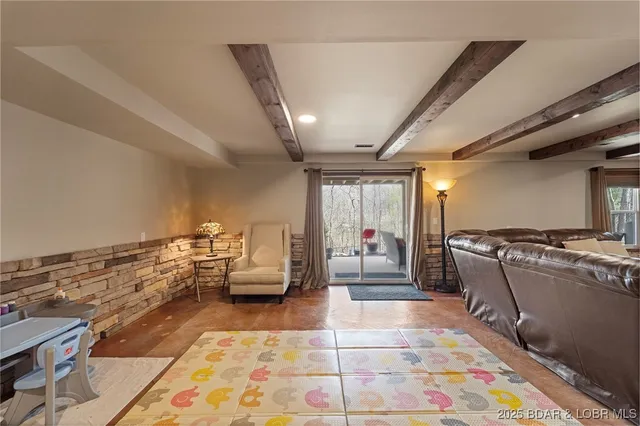 $439,000 | 112 Blackfoot Road, Four Seasons, MO 65049