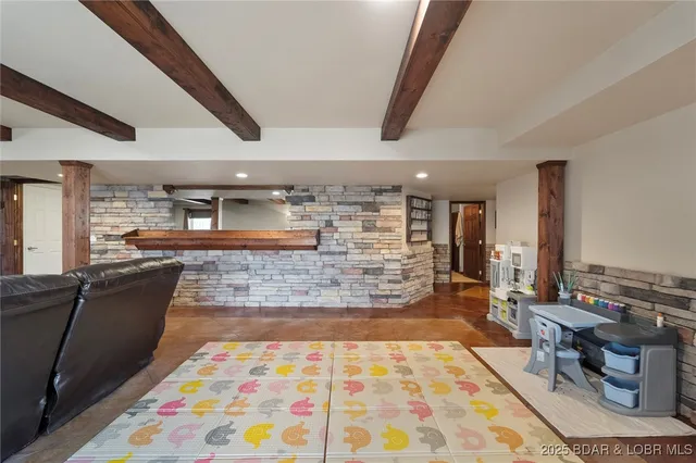 $439,000 | 112 Blackfoot Road, Four Seasons, MO 65049