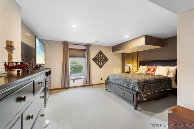 $439,000 | 112 Blackfoot Road, Four Seasons, MO 65049