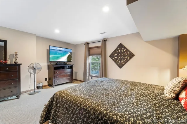 $439,000 | 112 Blackfoot Road, Four Seasons, MO 65049