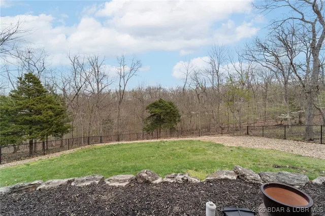 $439,000 | 112 Blackfoot Road, Four Seasons, MO 65049