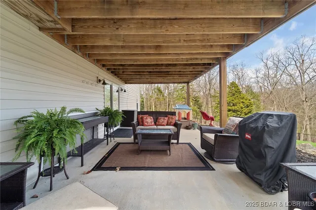 $439,000 | 112 Blackfoot Road, Four Seasons, MO 65049