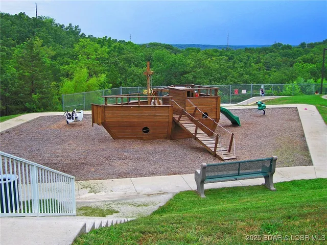 $439,000 | 112 Blackfoot Road, Four Seasons, MO 65049