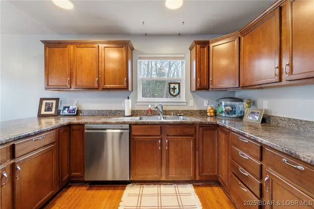 $439,000 | 112 Blackfoot Road, Four Seasons, MO 65049