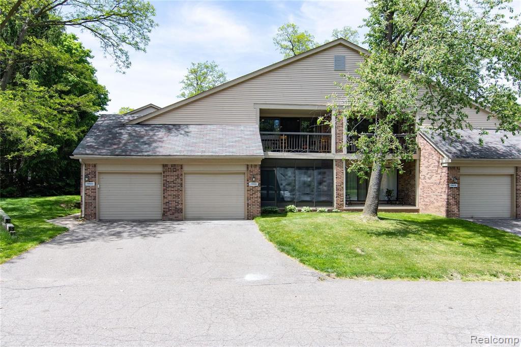 29666 Pine Ridge Circle Farmington Hills, MI 48331 - Photo 3 of 19