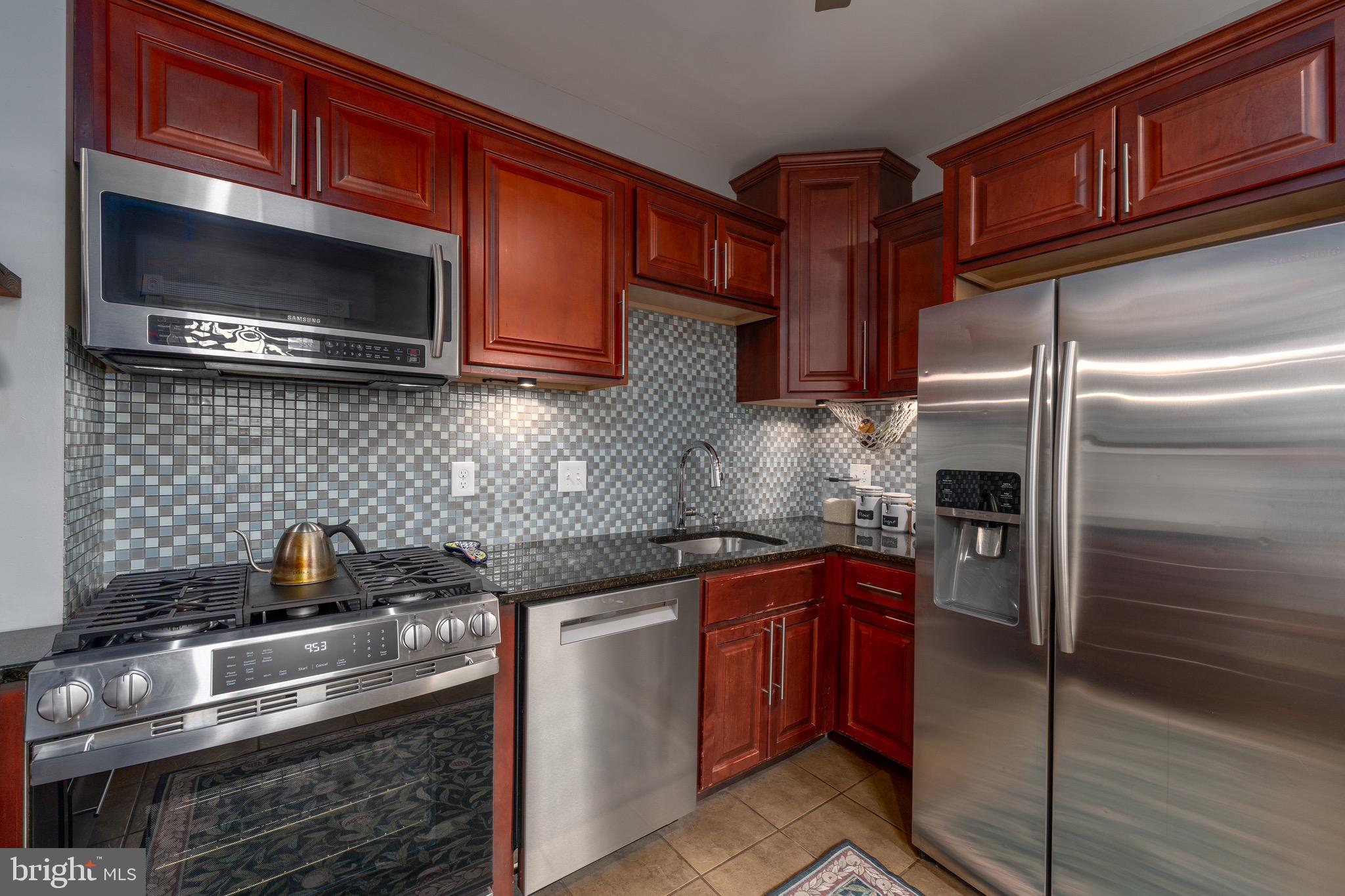 218 South Ann Street Baltimore, MD 21231 - Photo 14 of 34