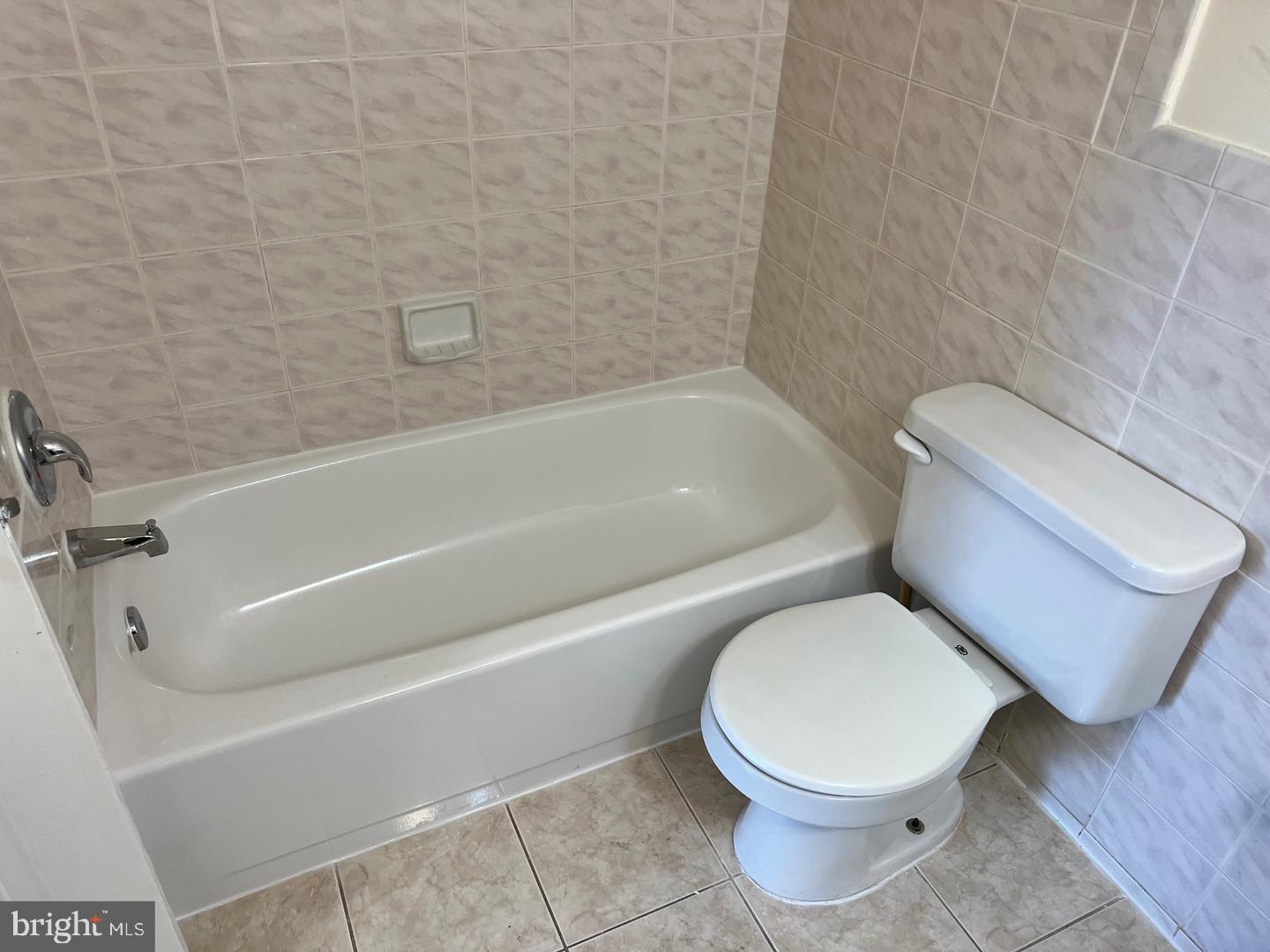 7927 Mandan Road, Unit 301 Greenbelt, MD 20770 - Photo 20 of 20 Bathroom #2