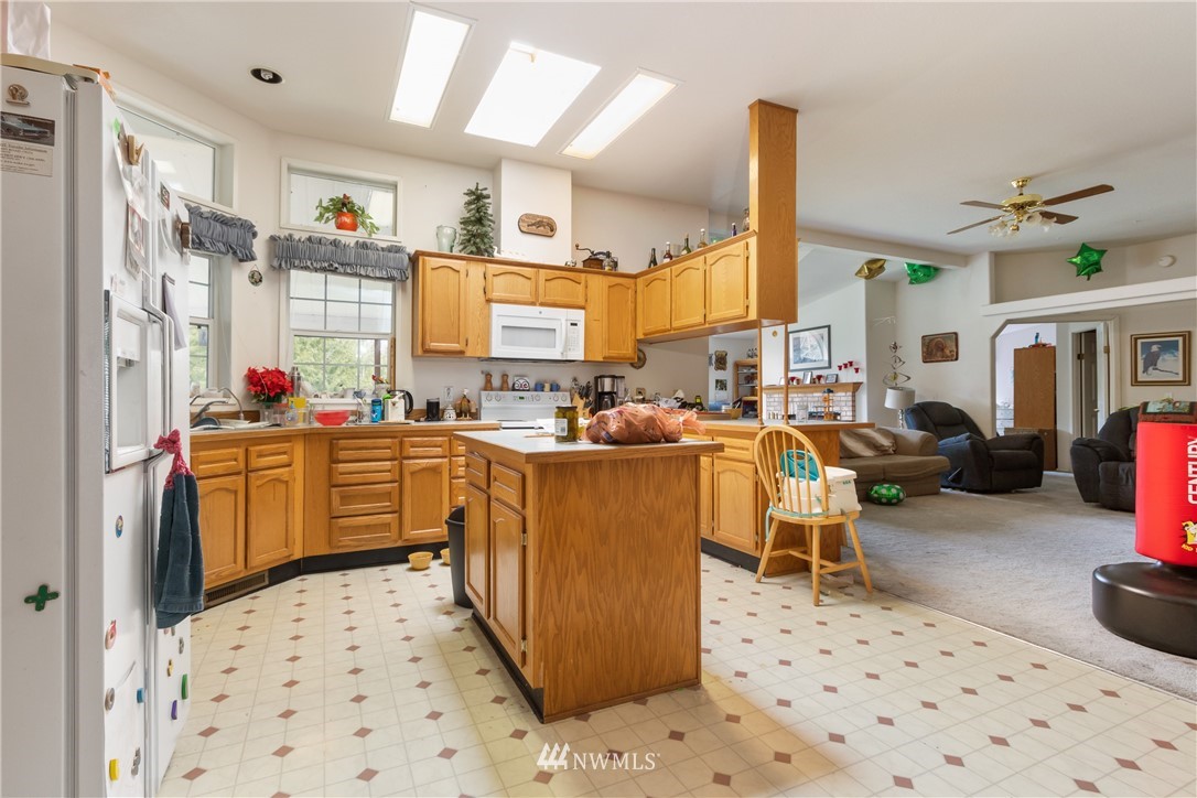 2315 Whiteman Road Southwest Lakebay, WA 98349 - Photo 14 of 37