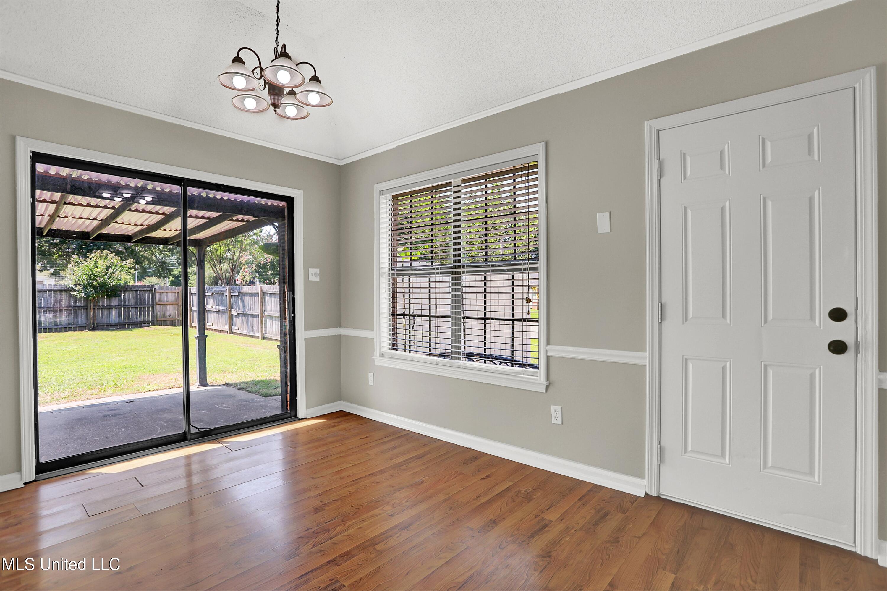 10051 Goodman Road Olive Branch, MS 38654 - Photo 11 of 30 Dining area
