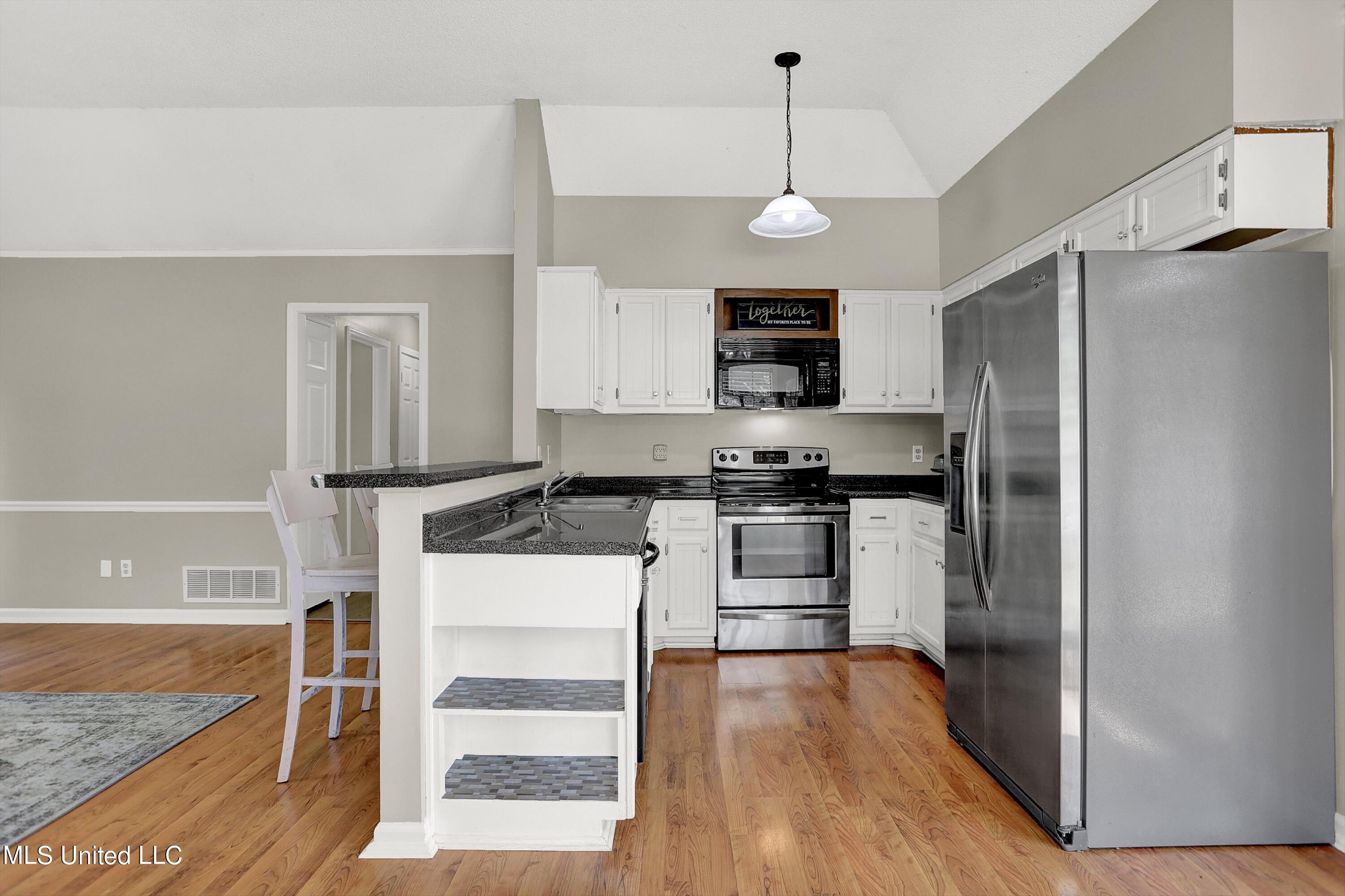 10051 Goodman Road Olive Branch, MS 38654 - Photo 12 of 30 Kitchen
