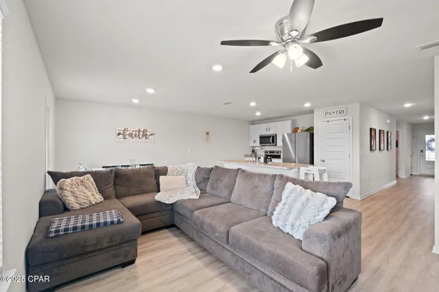 $2,000 | 4873 Shurer Lane, Panama City, FL 32404