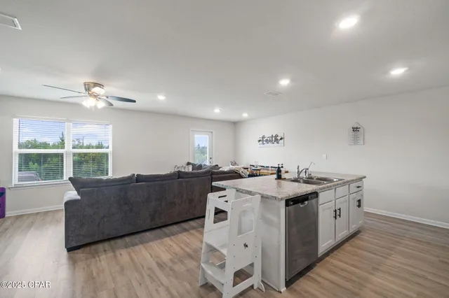 $2,000 | 4873 Shurer Lane, Panama City, FL 32404