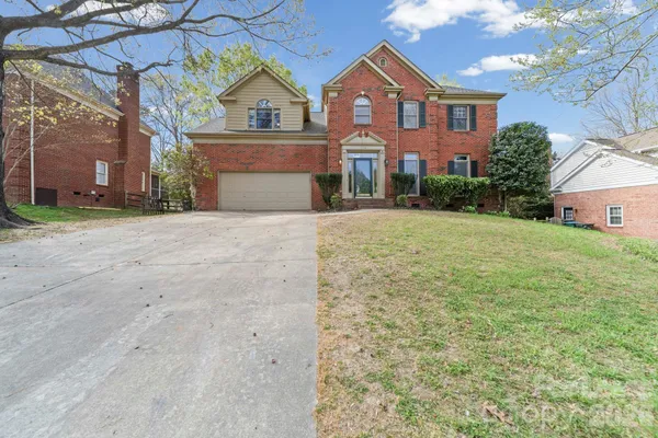 $2,900 | 214 Southern Cross Lane, Matthews, NC 28105