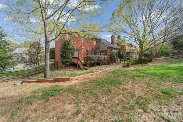 $2,900 | 214 Southern Cross Lane, Matthews, NC 28105