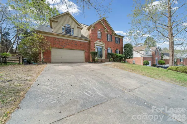 $2,900 | 214 Southern Cross Lane, Matthews, NC 28105