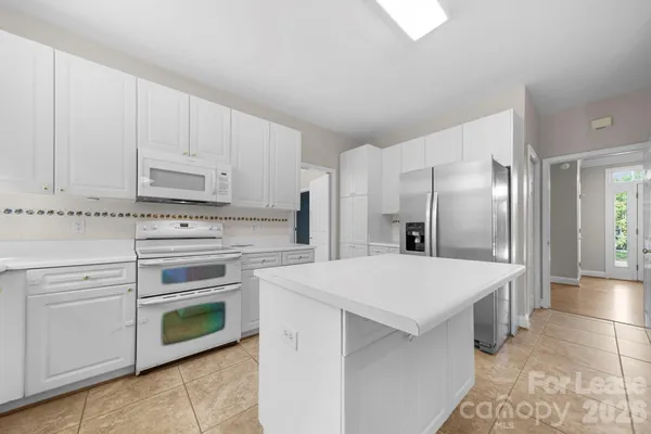 $2,900 | 214 Southern Cross Lane, Matthews, NC 28105