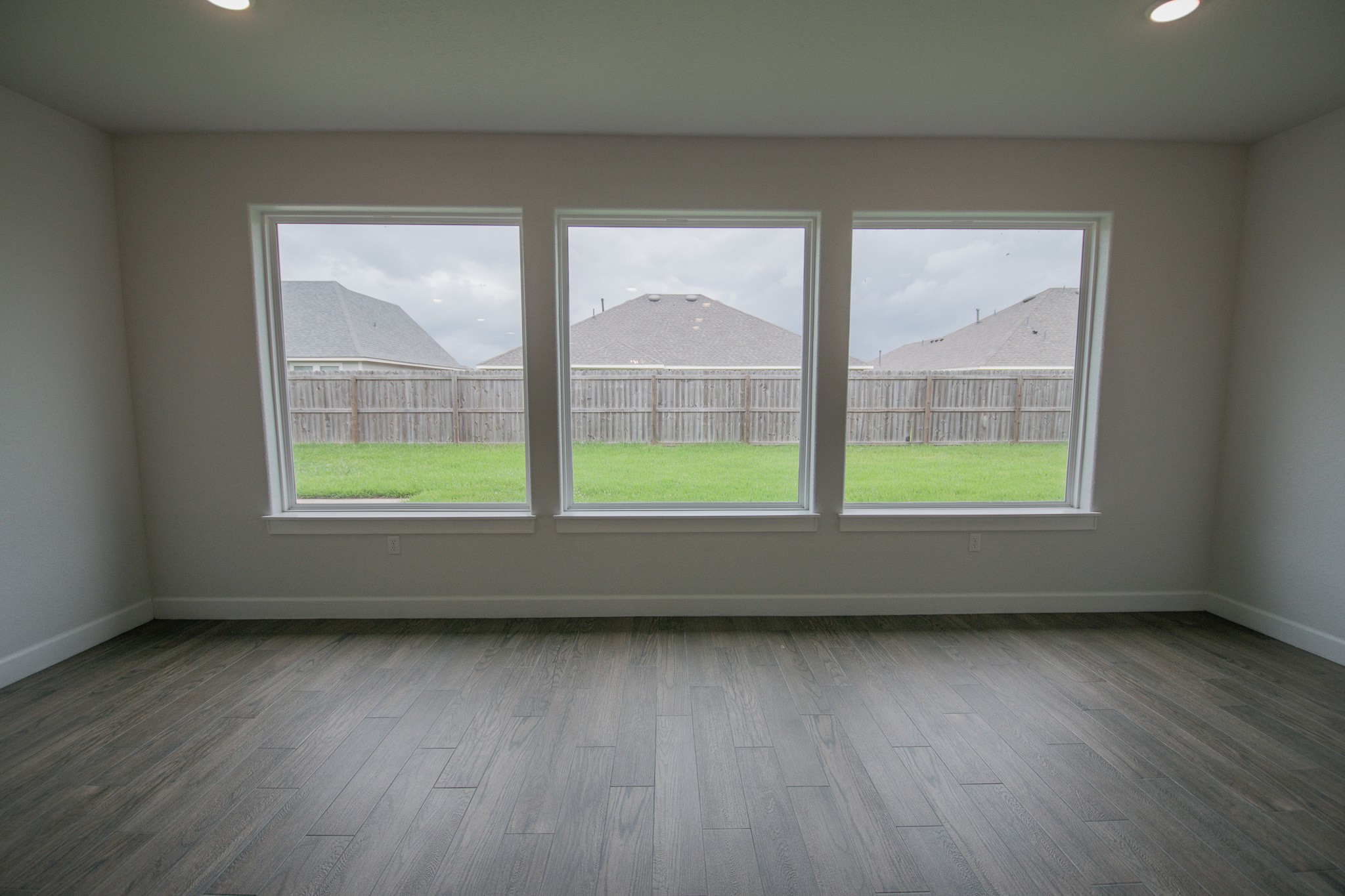16 Greystone Court Angleton, TX 77515 - Photo 19 of 43 Gallery Image 19