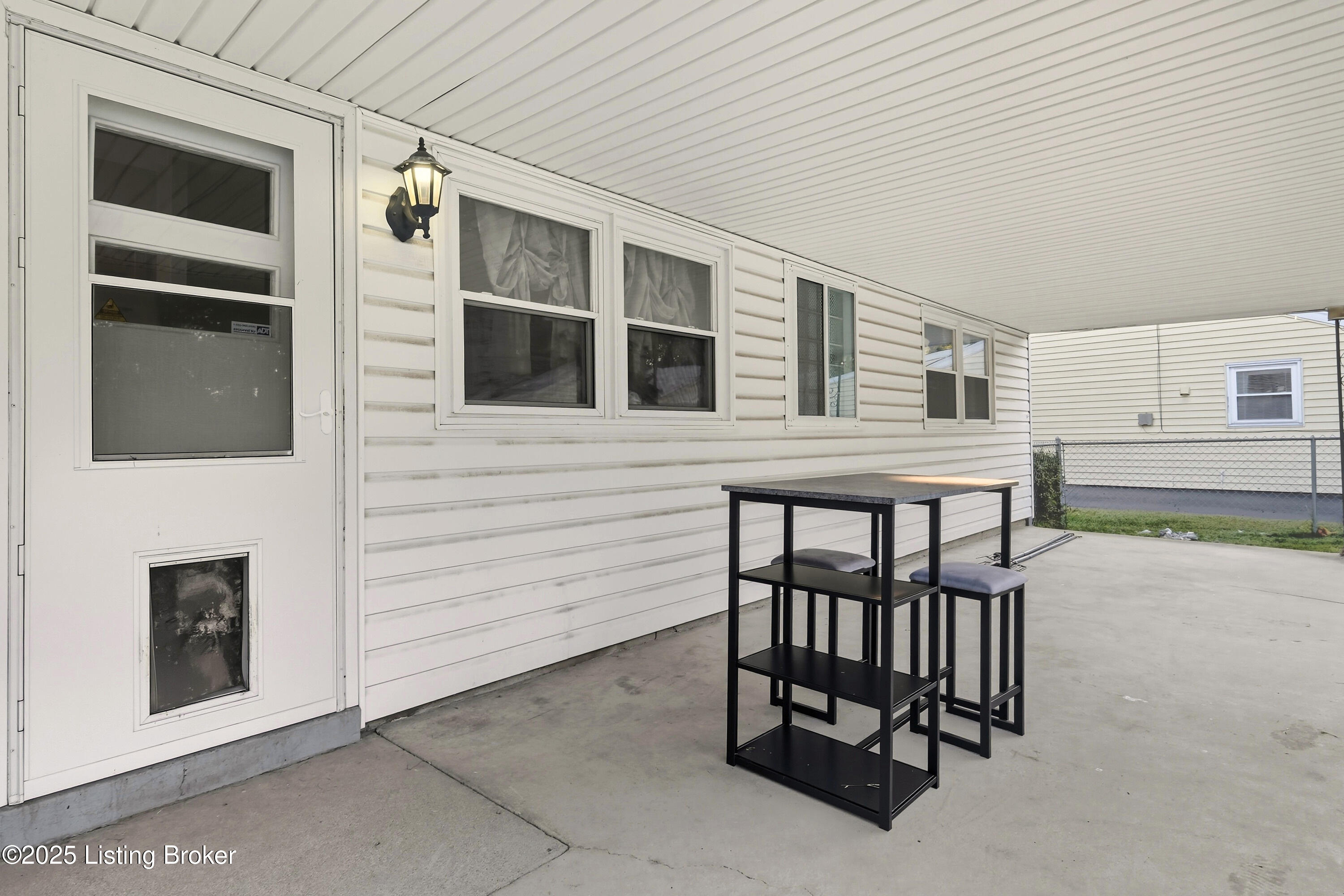 1842 Heaton Road Louisville, KY 40216 - Photo 32 of 35 32_1842heaton_louisvillerealestatemedia_