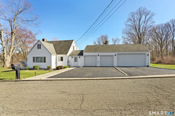 $649,900 | 7 Cedar Crest Road, Trumbull, CT 06611