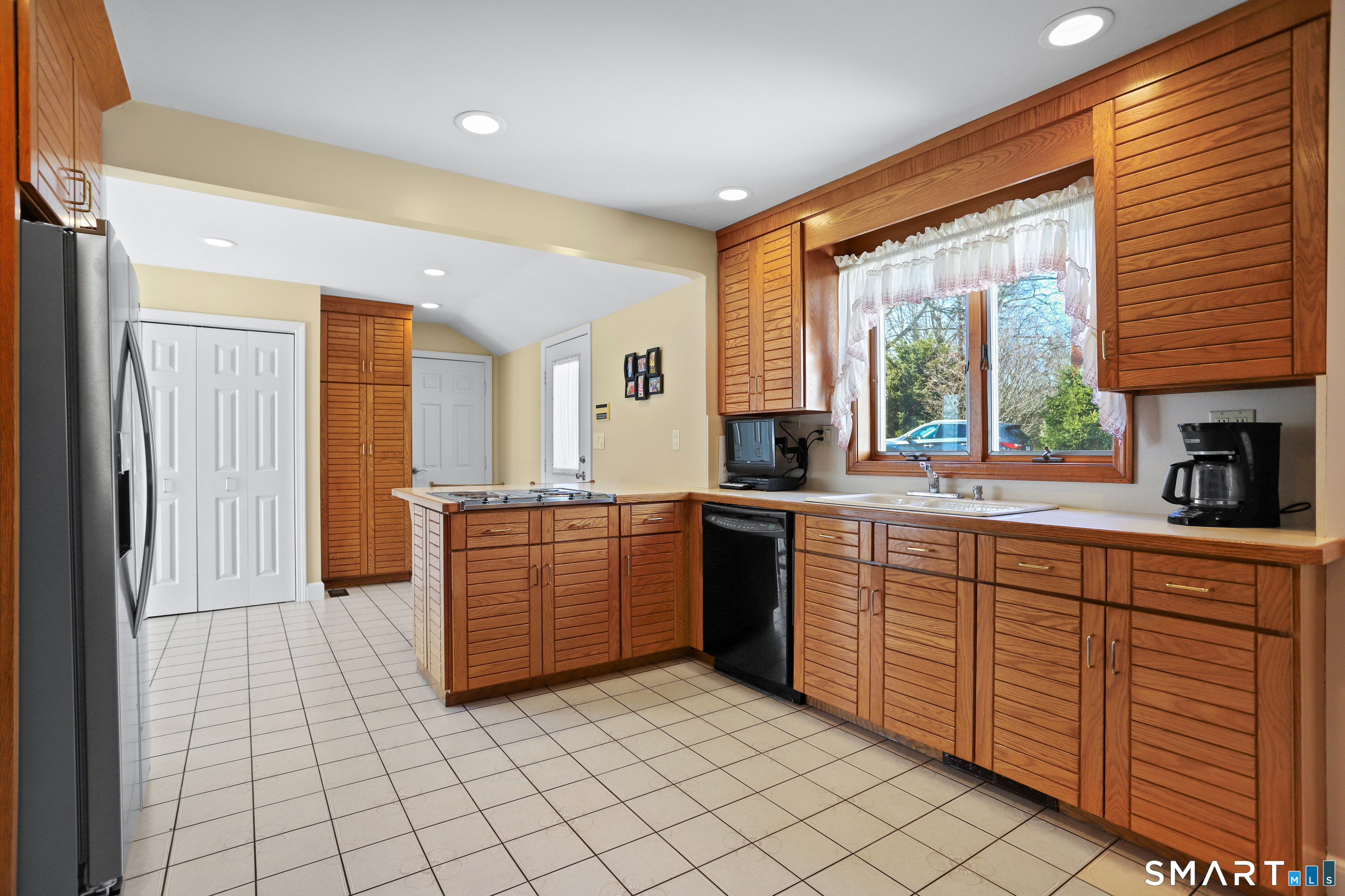7 Cedar Crest Road Trumbull, CT 06611 - Photo 6 of 30