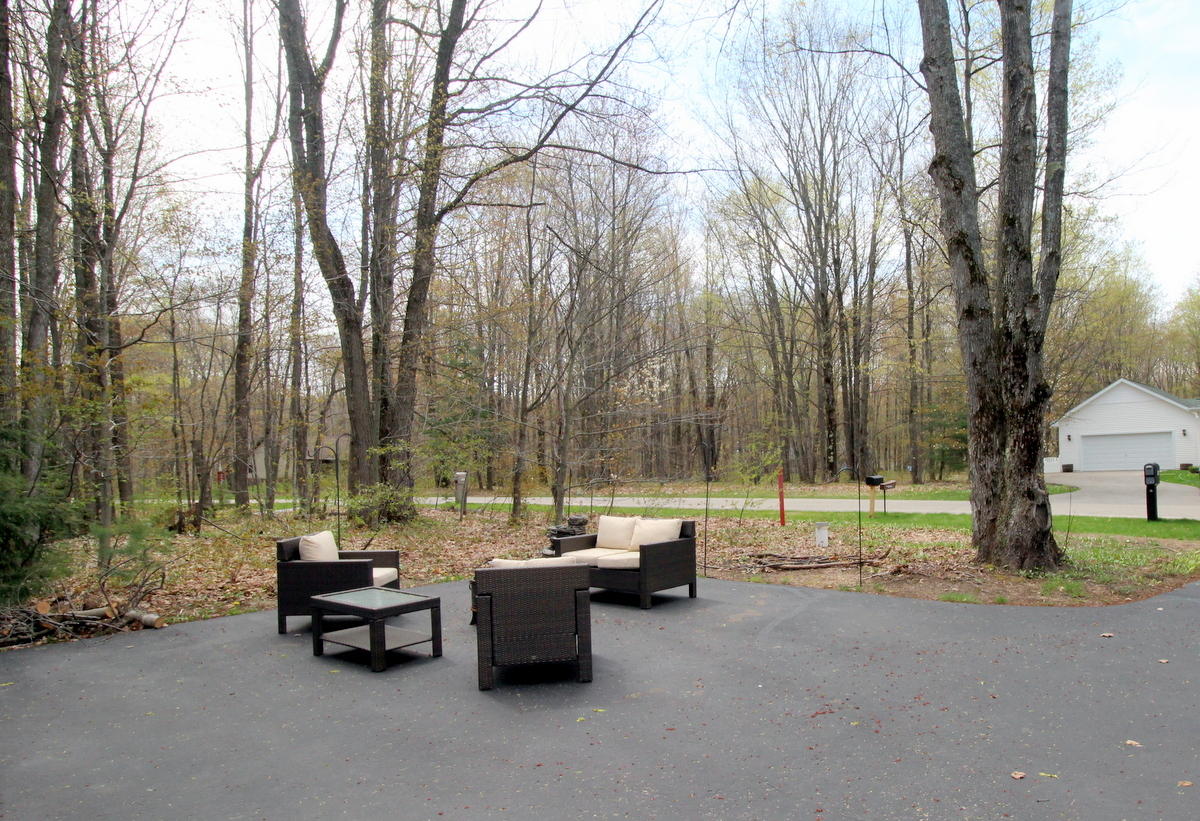 8562 Ridgeway Road Petoskey, MI 49770 - Photo 31 of 31 Gallery Image 31