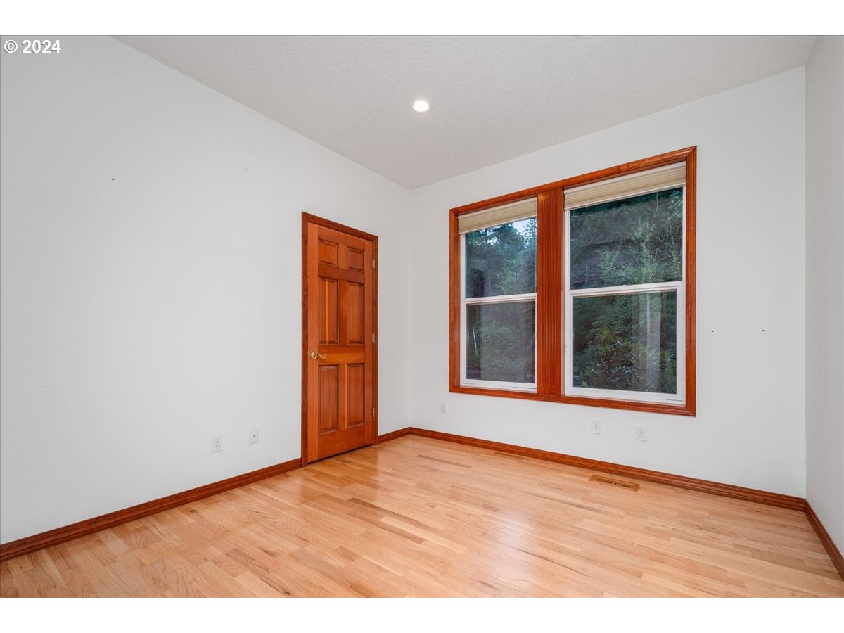11824 Southeast Idleman Road Happy Valley, OR 97086 - Photo 26 of 48 Gallery Image 26
