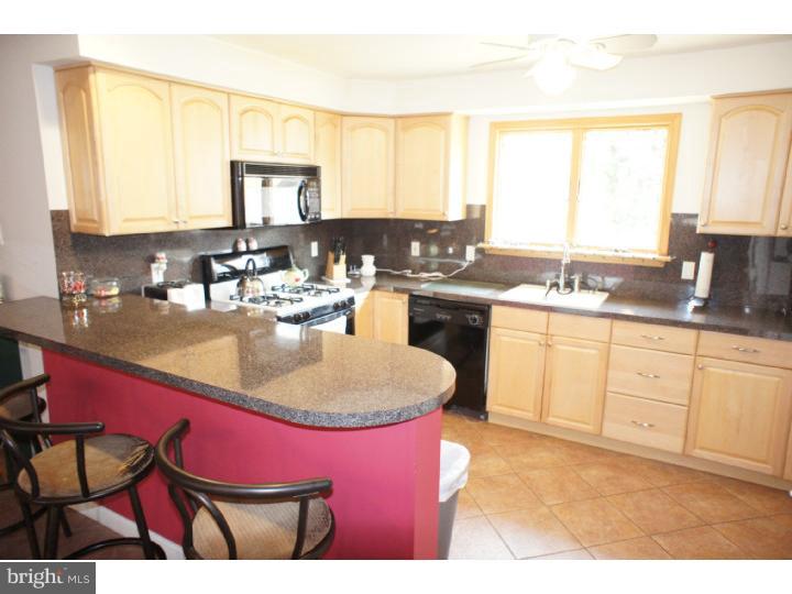 9354 Annapolis Road Philadelphia, PA 19114 - Photo 2 of 21 Kitchen