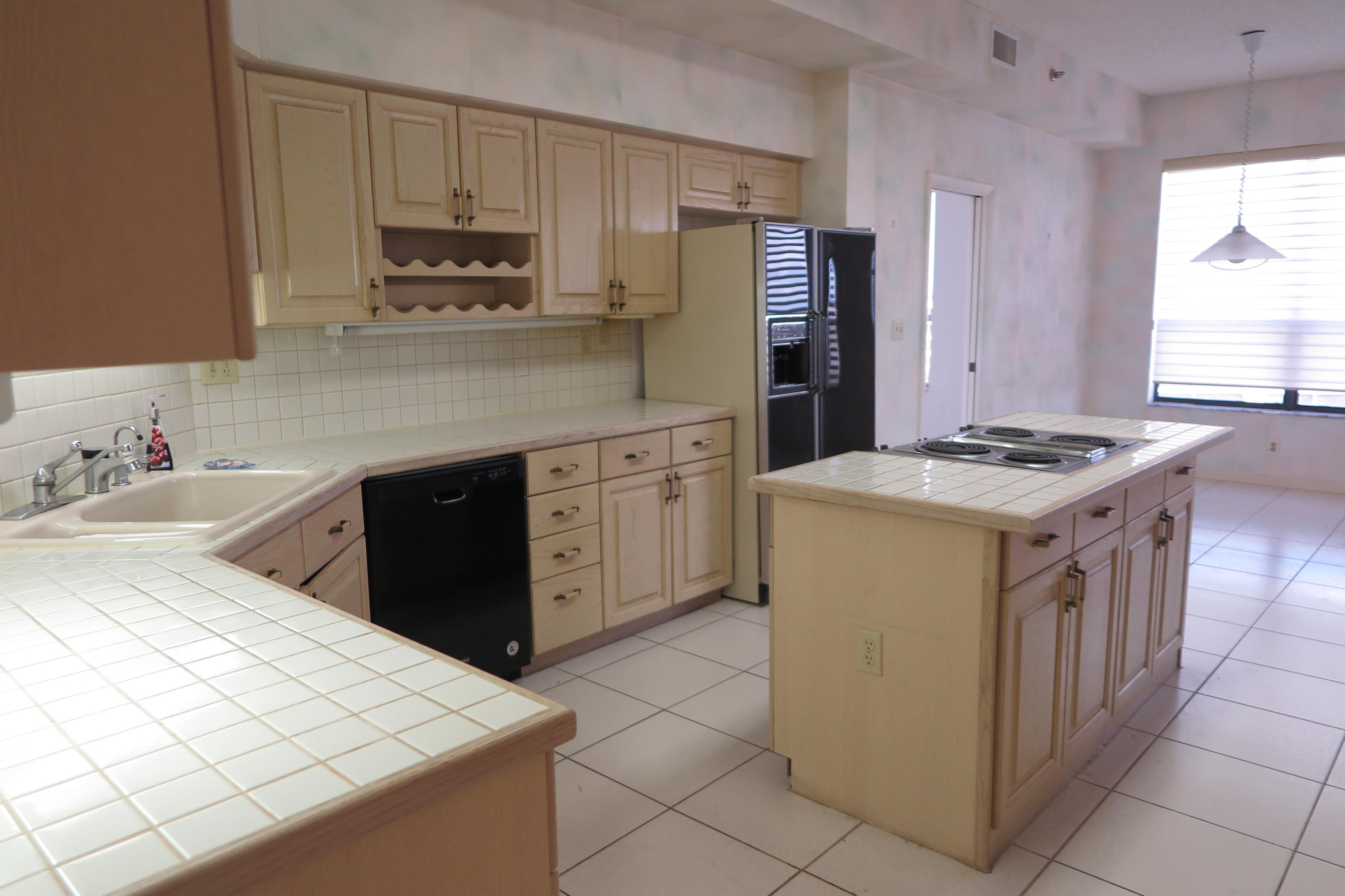 7235 Promenade Drive, Unit K801 Boca Raton, FL 33433 - Photo 9 of 24 Kitchen