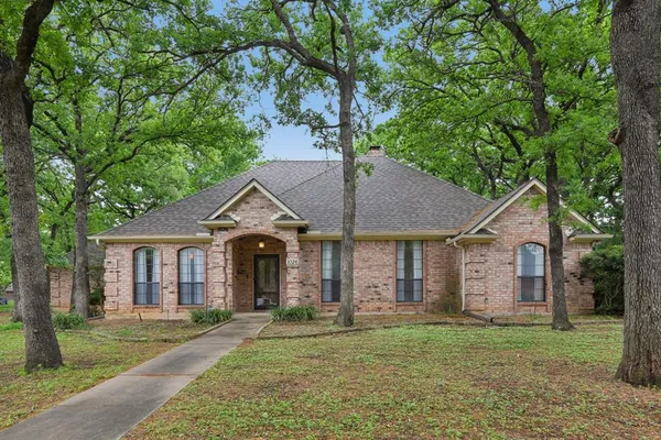 $375,000 | 1026 Wood Hollow Lane, Burleson, TX 76028