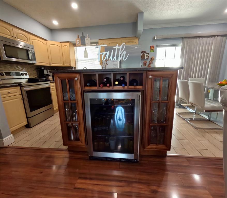 5928 Yorkshire Road Tampa, FL 33634 - Photo 9 of 66 Gallery Image 9