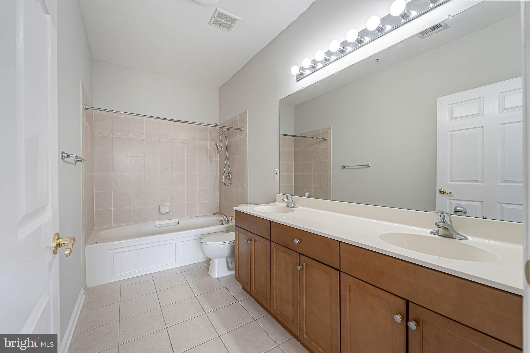 235 Masterson Court Ewing, NJ 08618 - Photo 14 of 23