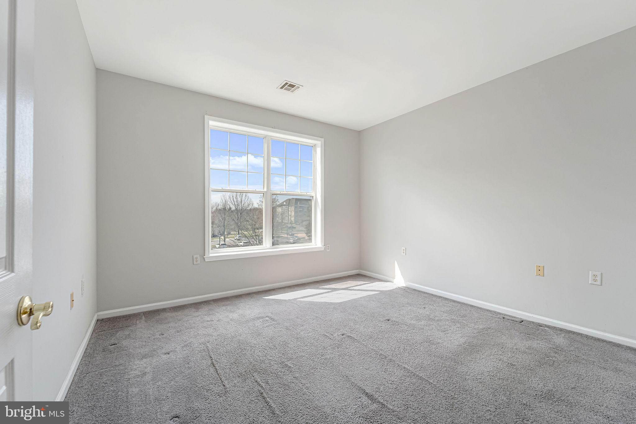 235 Masterson Court Ewing, NJ 08618 - Photo 15 of 23