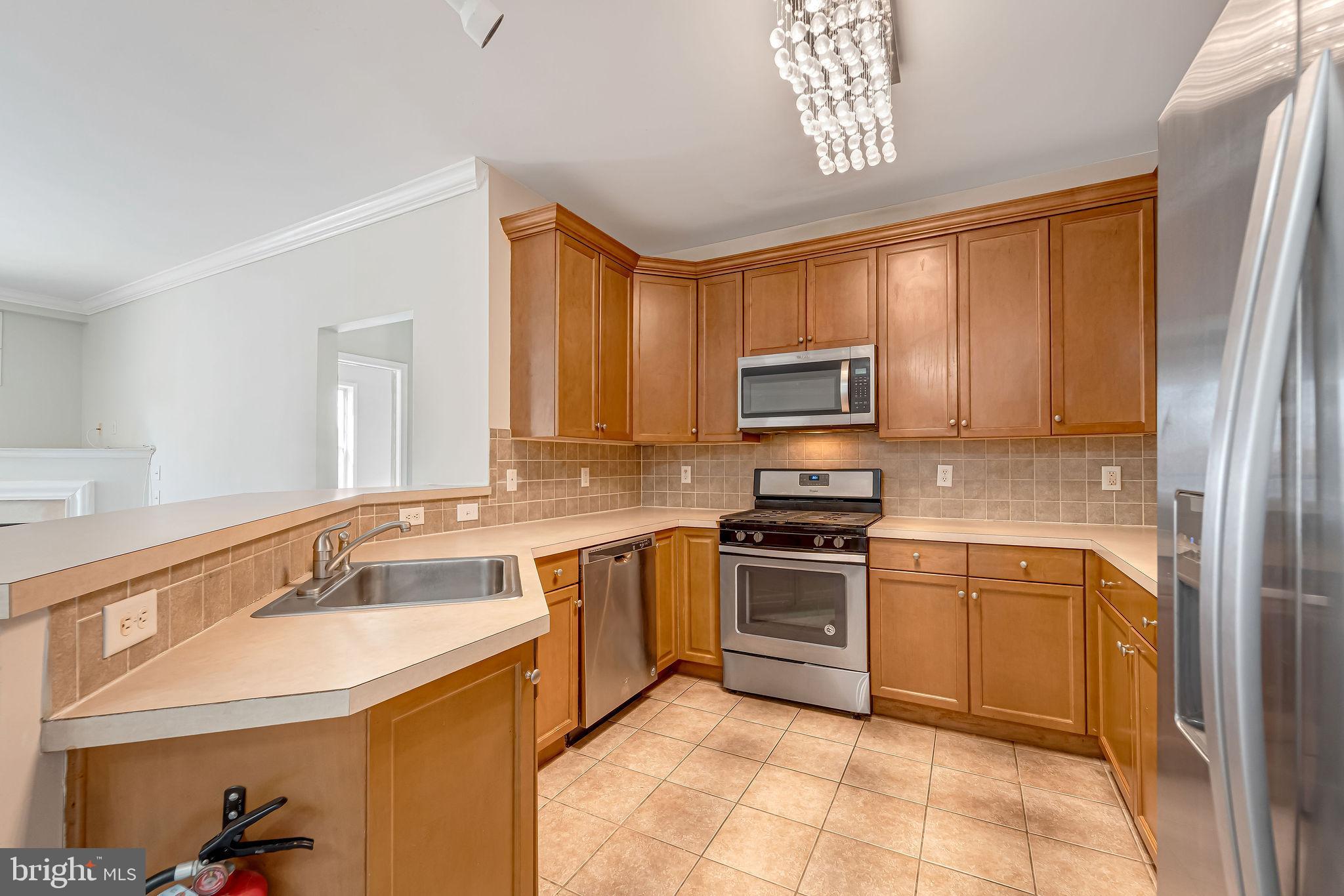 235 Masterson Court Ewing, NJ 08618 - Photo 7 of 23