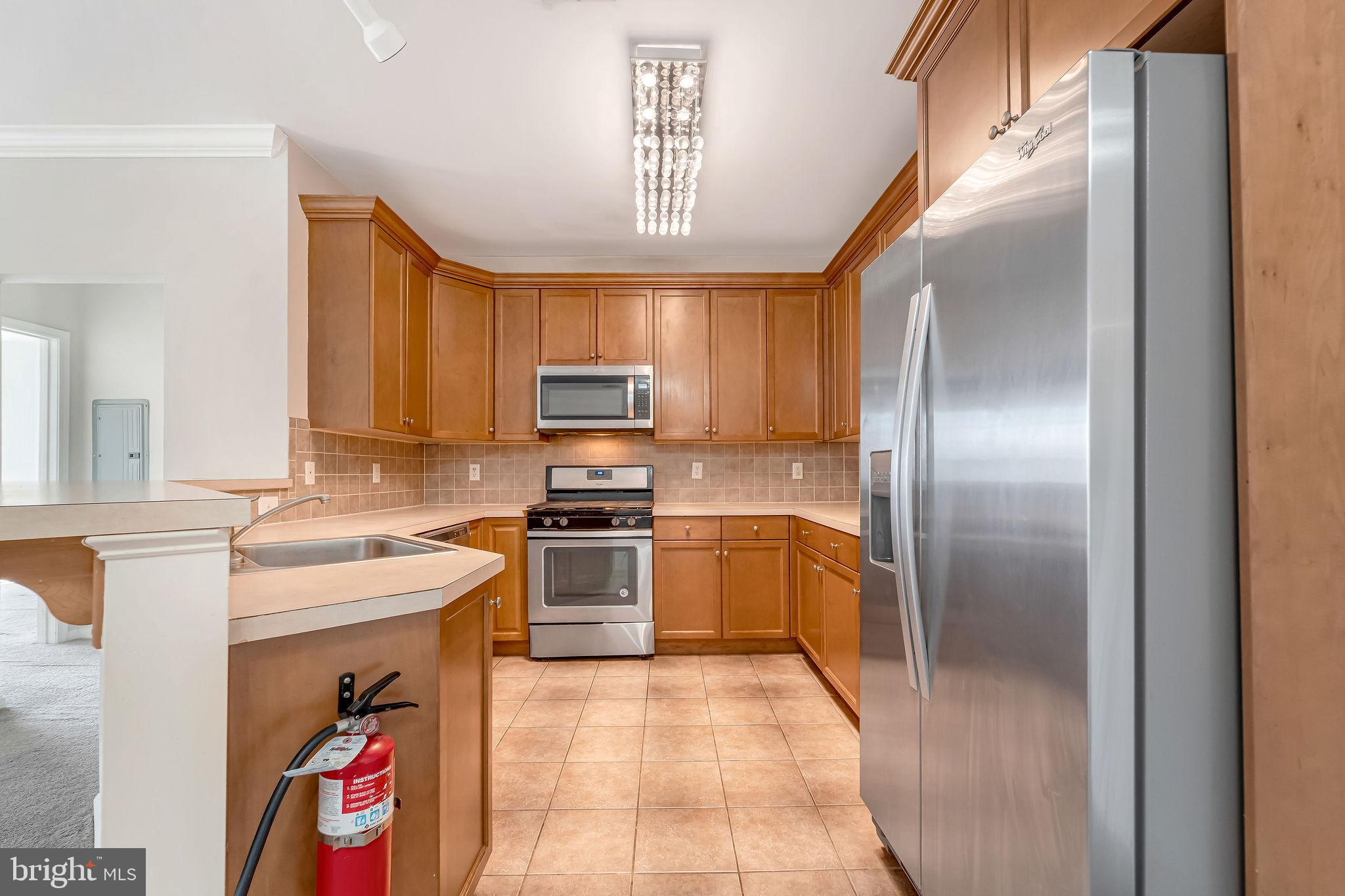 235 Masterson Court Ewing, NJ 08618 - Photo 8 of 23