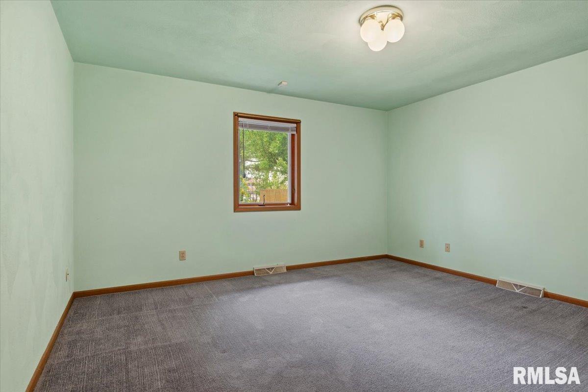 323 Bellerive Road Springfield, IL 62704 - Photo 13 of 25 Gallery Image 13