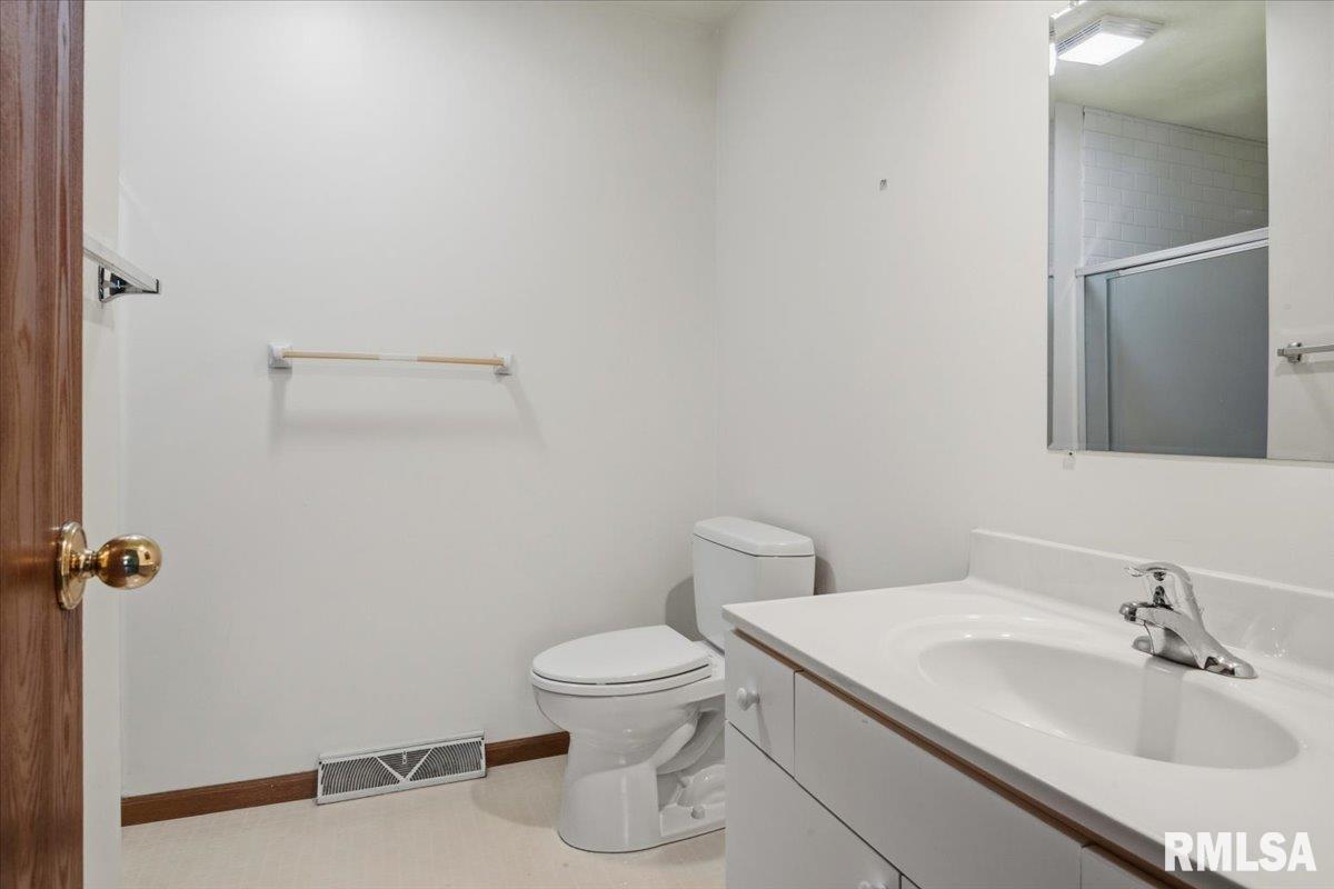 323 Bellerive Road Springfield, IL 62704 - Photo 16 of 25 Gallery Image 16