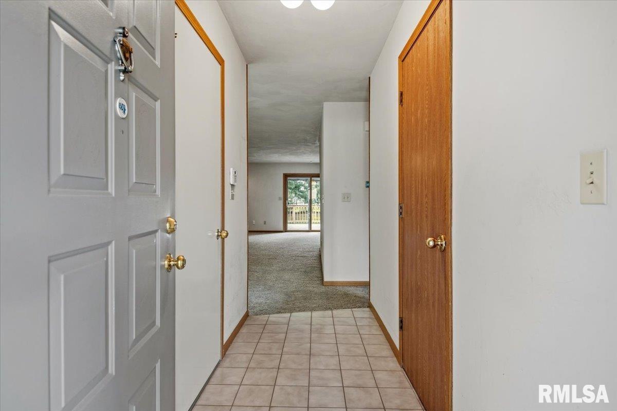 323 Bellerive Road Springfield, IL 62704 - Photo 3 of 25 Gallery Image 3