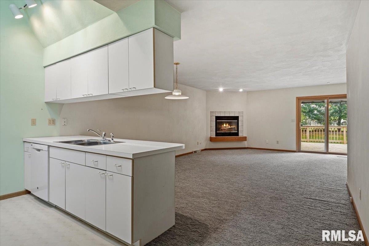 323 Bellerive Road Springfield, IL 62704 - Photo 4 of 25 Gallery Image 4