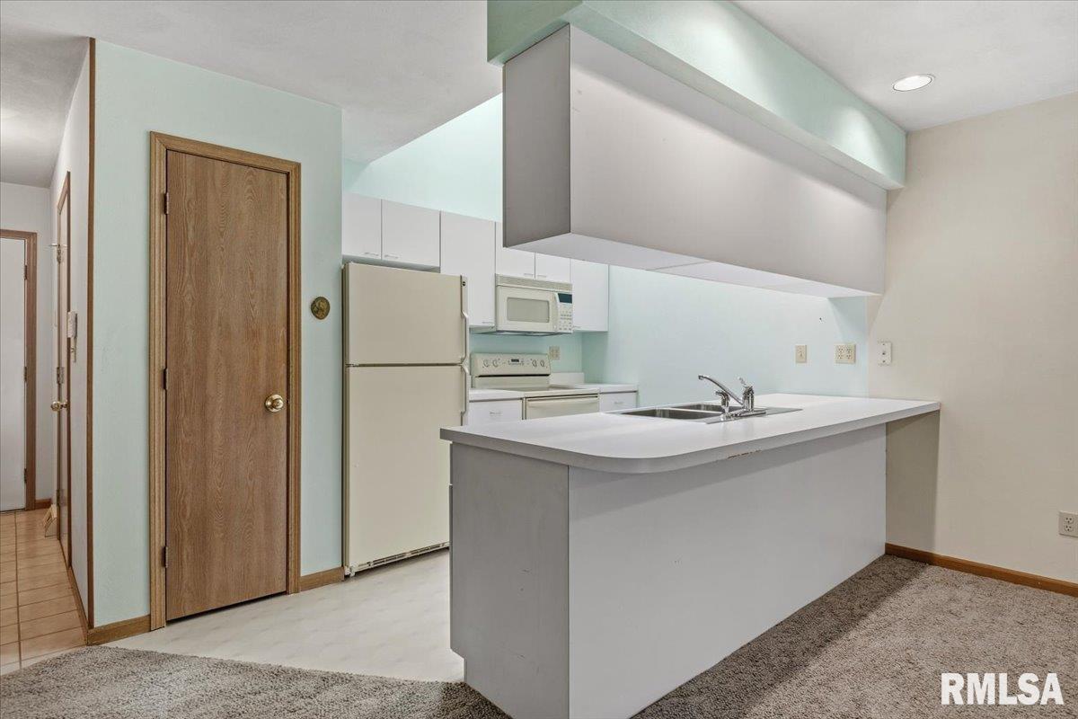 323 Bellerive Road Springfield, IL 62704 - Photo 5 of 25 Gallery Image 5