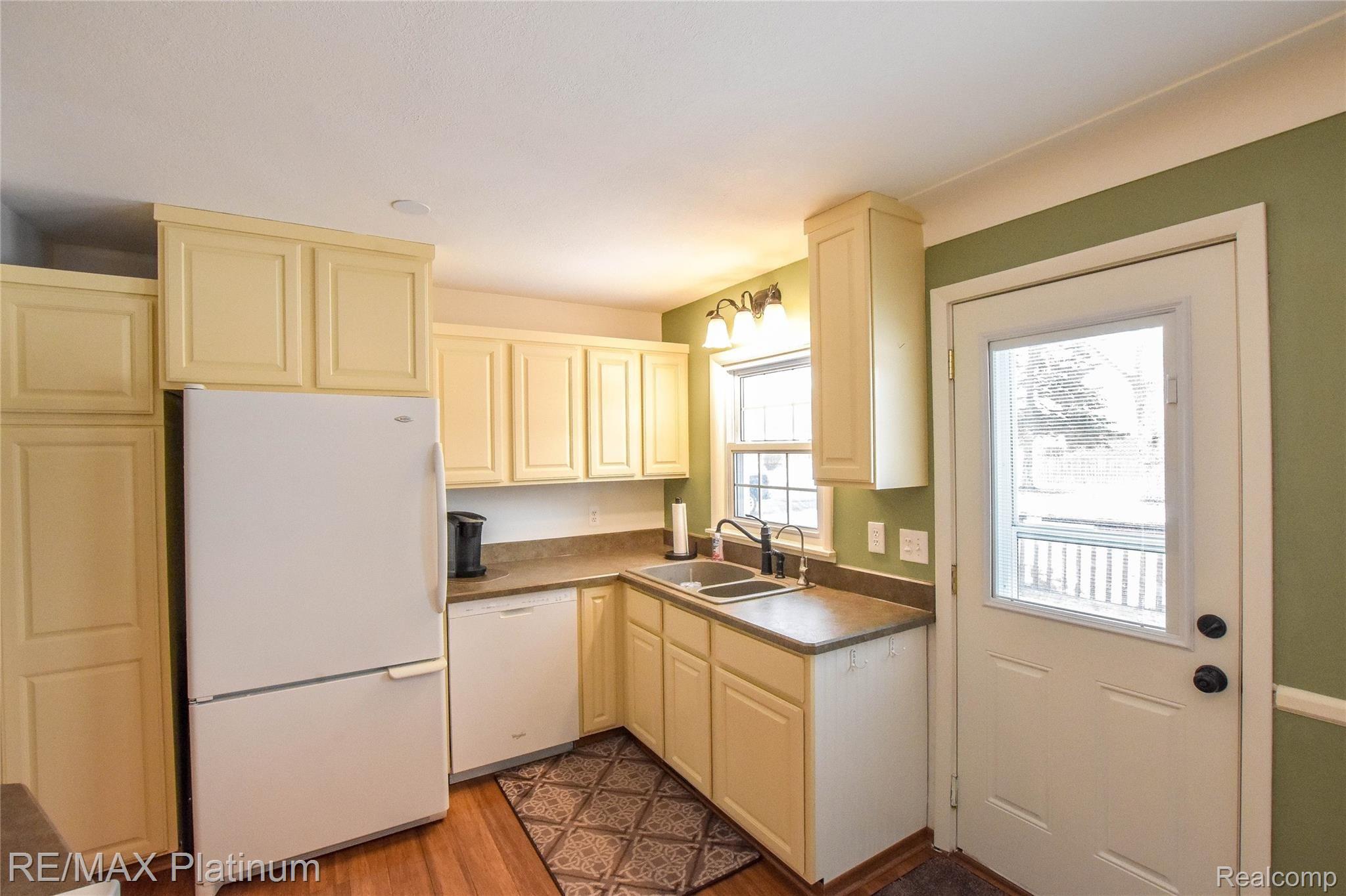 9050 Lee Road Brighton, MI 48116 - Photo 17 of 39 DSC_0109.jpg